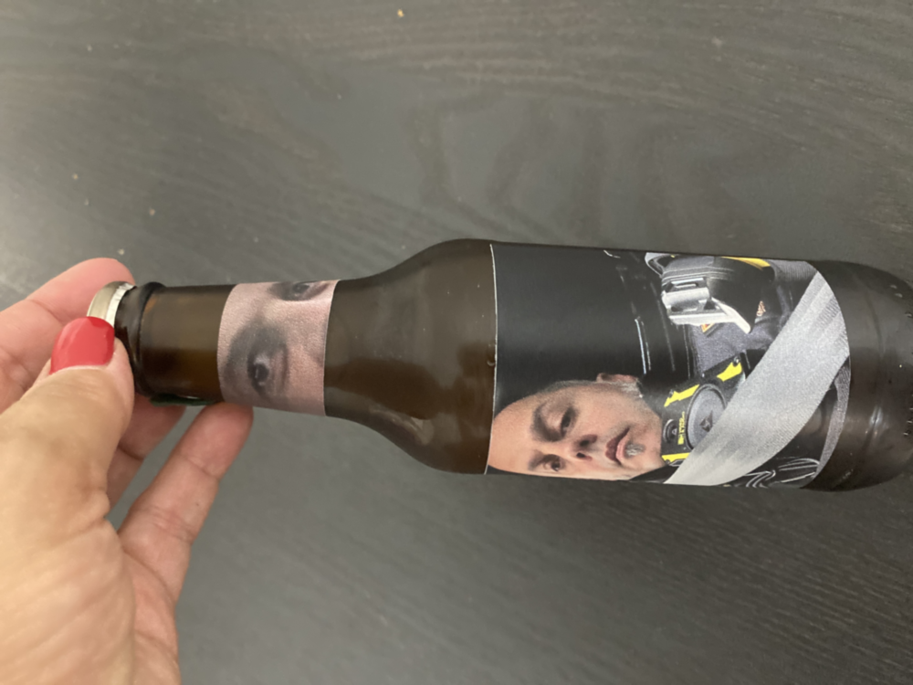 Set regalo: fiaschetta da 200 ml con imbuto, custodia in pelle per quattro bicchierini in una scatola di legno dall'aspetto rustico