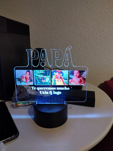 Lampada Personalizzata Con Foto E Musica (Stile Spotify) In Metacrilato Con Base Legno E Luce LED - Regalo Originale Per Compleanno, Matrimonio O Anniversario - 3